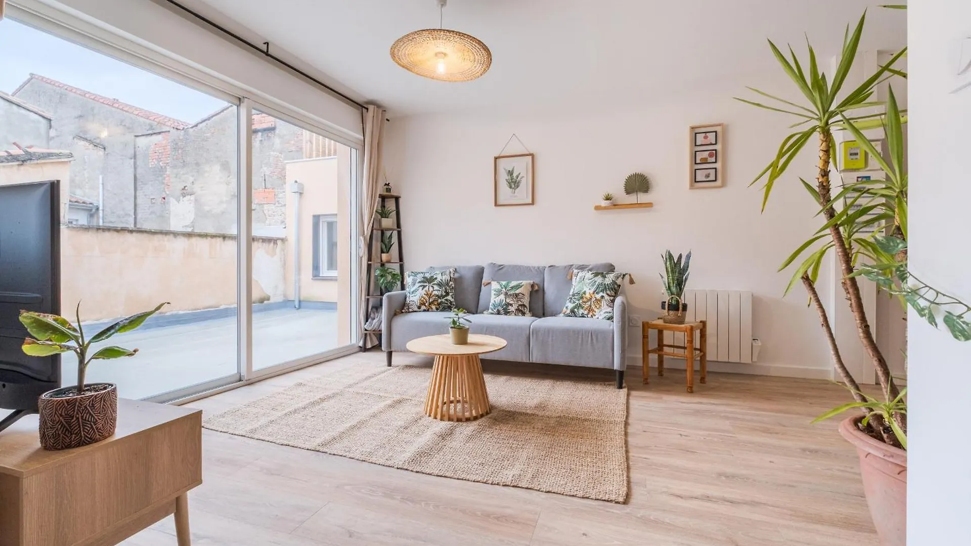 Appartement T3 Tropical Avec Parking Gratuit, Terrasse Et Wifi à Toulouse